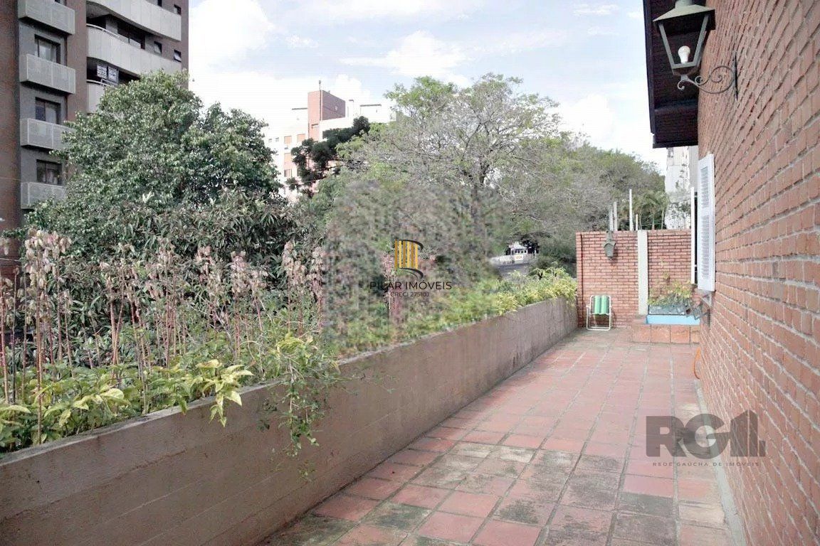 Casa 04 dormitórios, 01suíte, locação,234m² privativos, Petrópolis/Porto Alegre
