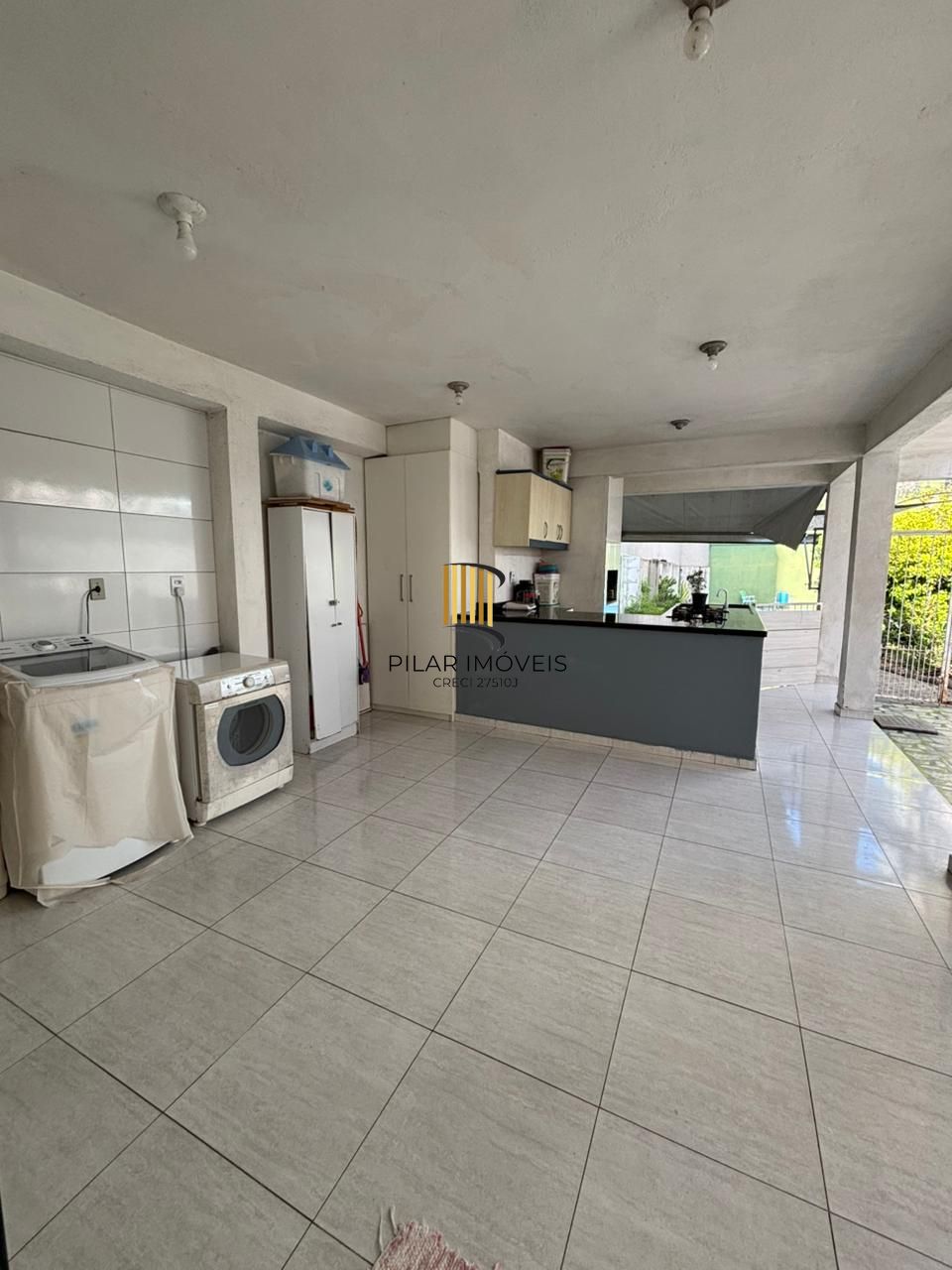 Casa com 177m², localizado no bairro Azenha em Porto Alegre/RS.