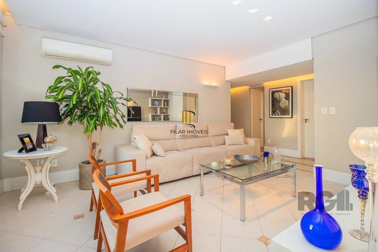 Apartamento localizado no bairro Petrópolis em Porto Alegre/RS. 