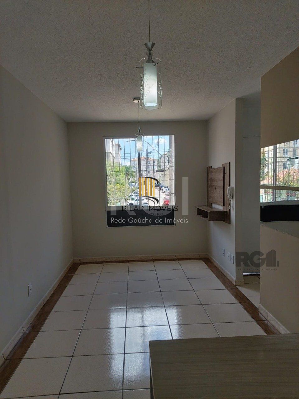 Apartamento com 01 dormitório, sala, cozinha, banheiro social, bem arejado,  ótima localização, próximo a UNIVERSIDADE DA FAPA.