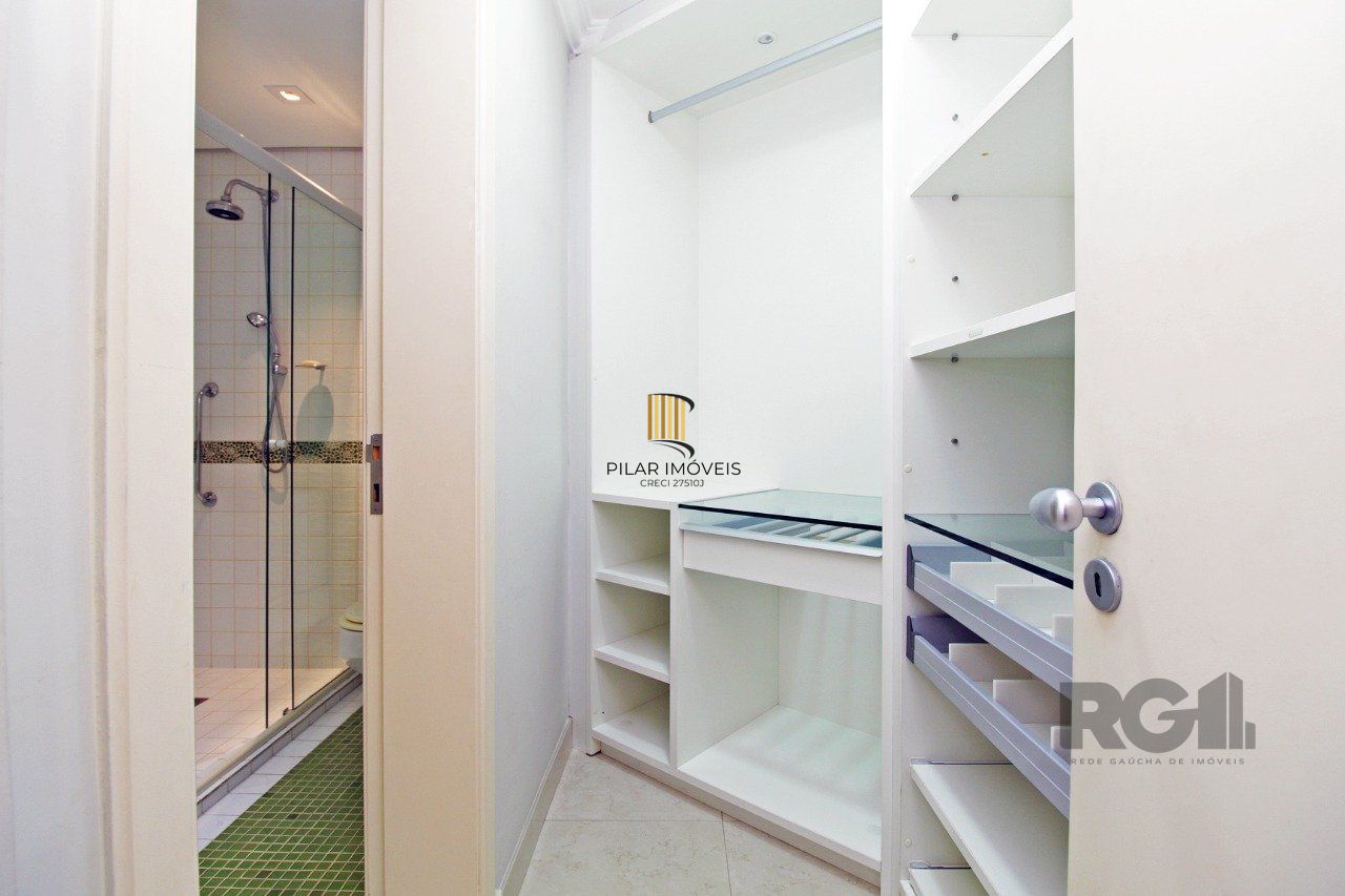 Apartamento com 4 suítes localizado no bairro Moinhos De Vento em Porto Alegre/RS.