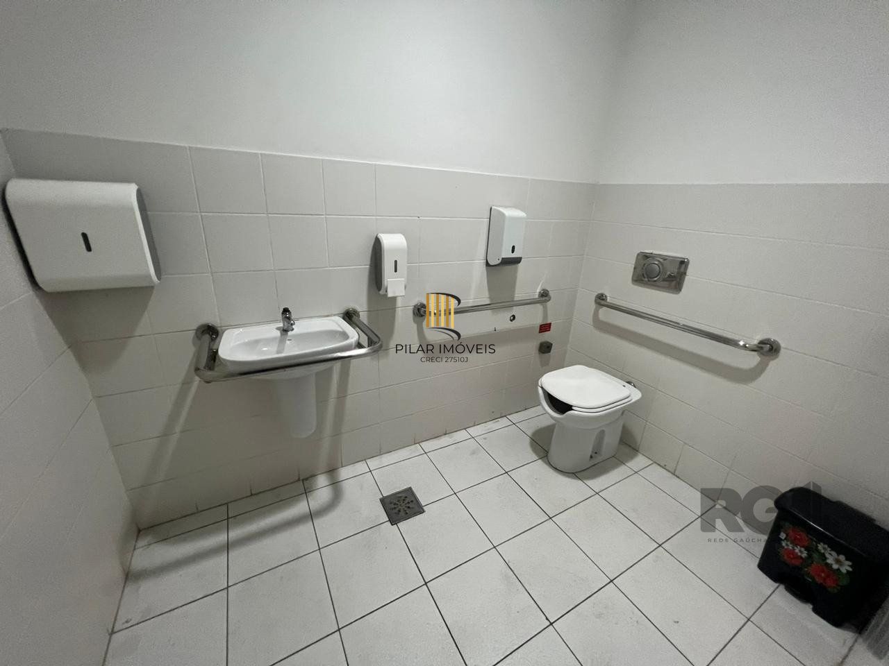Loja para Venda - 450m², 0 dormitórios, 1 vaga - Petrópolis