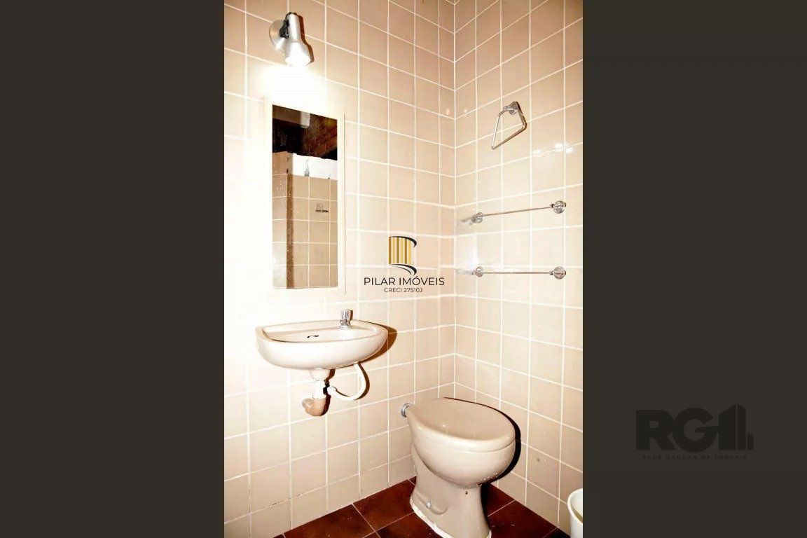 Casa 04 dormitórios, 01suíte, locação,234m² privativos, Petrópolis/Porto Alegre