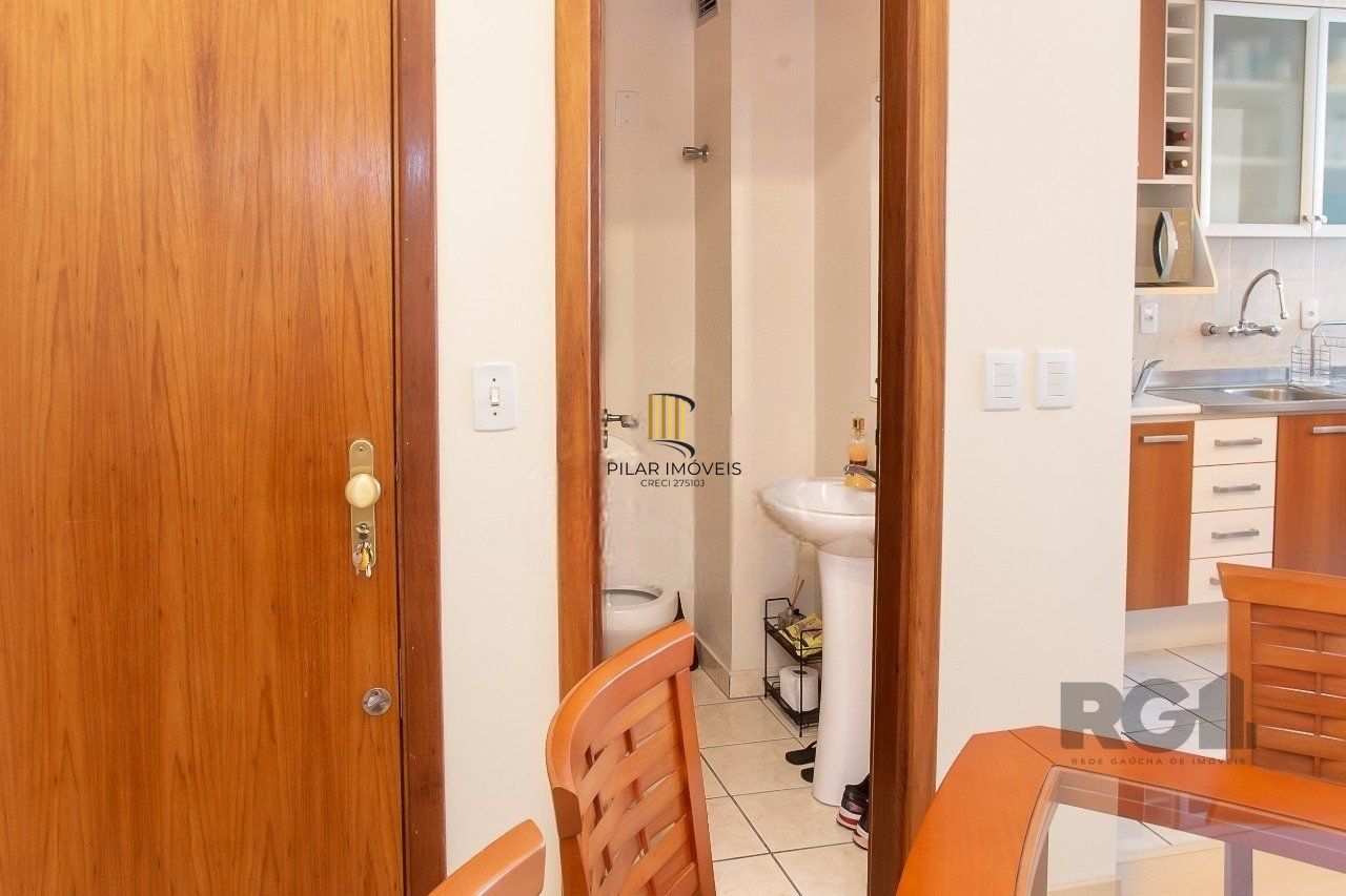 Apartamento a venda ,02 dormitórios mobiliado na Cidade Baixa,61m² privativos