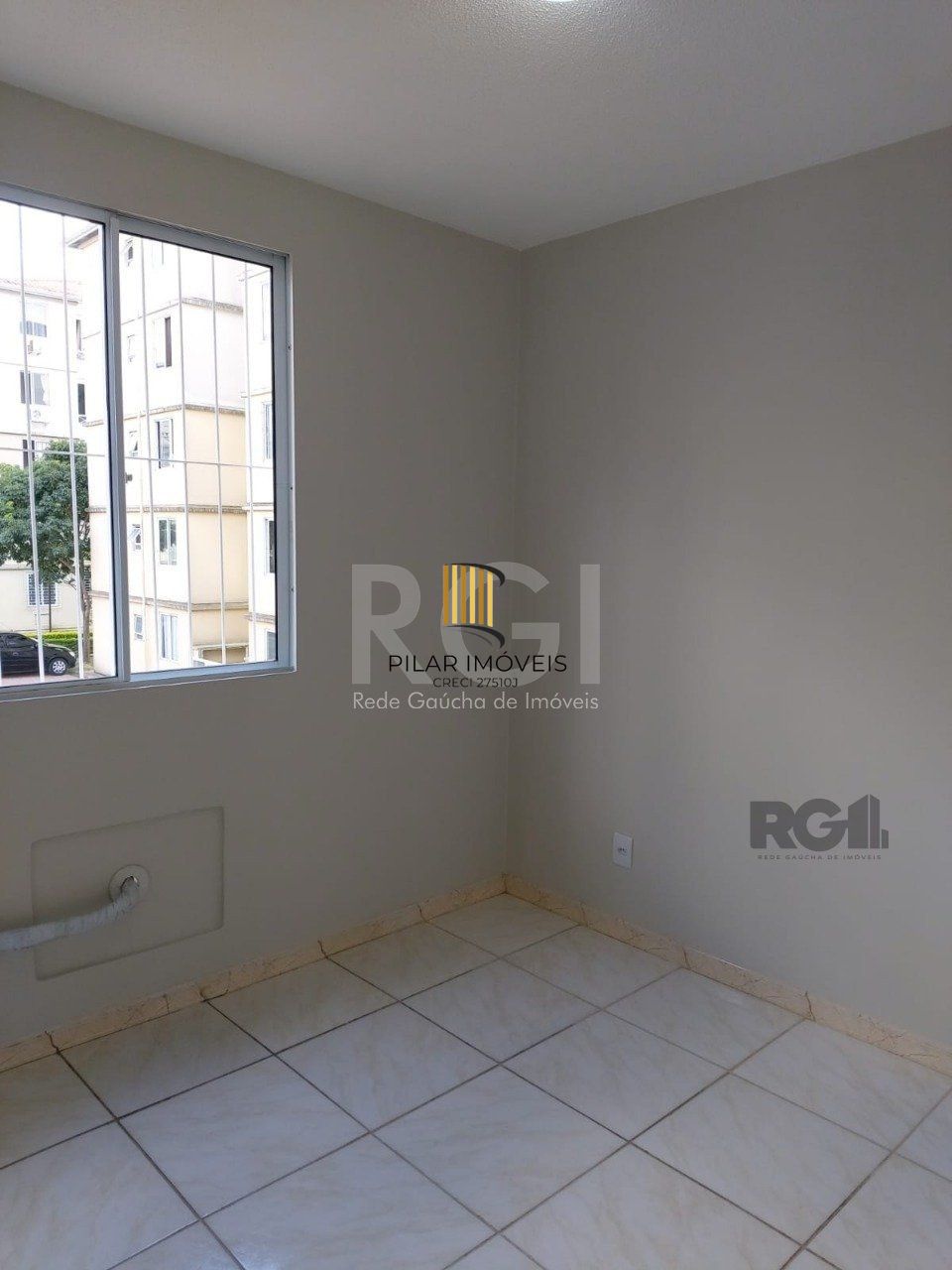 Apartamento com 01 dormitório, sala, cozinha, banheiro social, bem arejado,  ótima localização, próximo a UNIVERSIDADE DA FAPA.