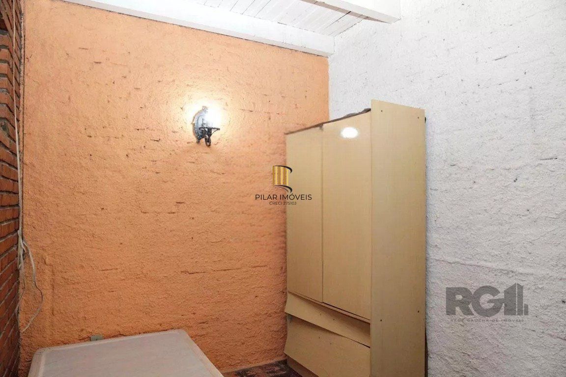 Casa 04 dormitórios, 01suíte, locação,234m² privativos, Petrópolis/Porto Alegre