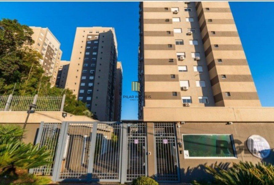 Apartamento com 75m² privativos, 3 dormitórios sendo 1 suíte, living dois ambientes,  imóvel arejado e iluminado.