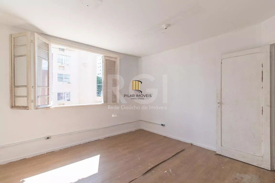 Vende casa 03 dormitórios, 275,22 m², bairro Azenha/Porto Alegre