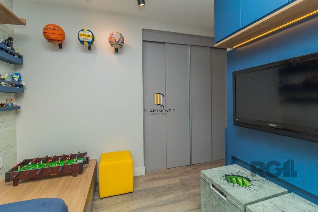 Apartamento localizado no bairro Passo da Areia em Porto Alegre/RS. 