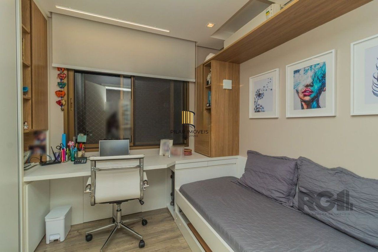 Apartamento localizado no bairro Passo da Areia em Porto Alegre/RS. 