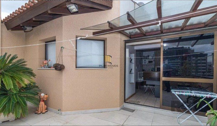 COBERTURA TRIPLEX 3 DORM. - PETRÓPOLIS