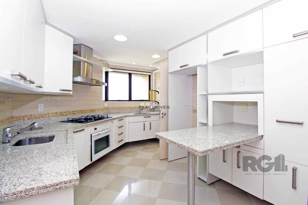 Apartamento com 4 suítes localizado no bairro Moinhos De Vento em Porto Alegre/RS.
