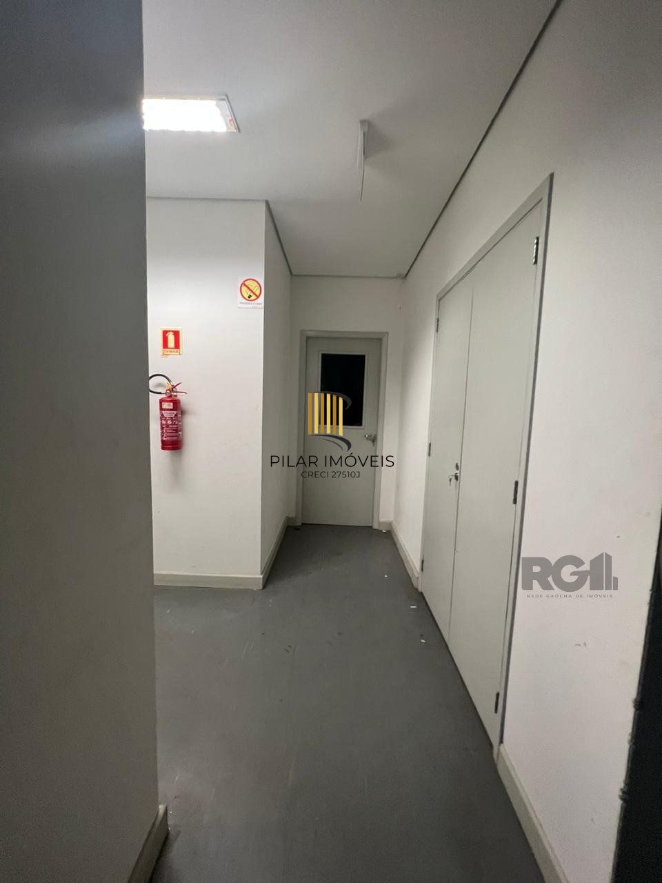 Loja para Venda - 450m², 0 dormitórios, 1 vaga - Petrópolis