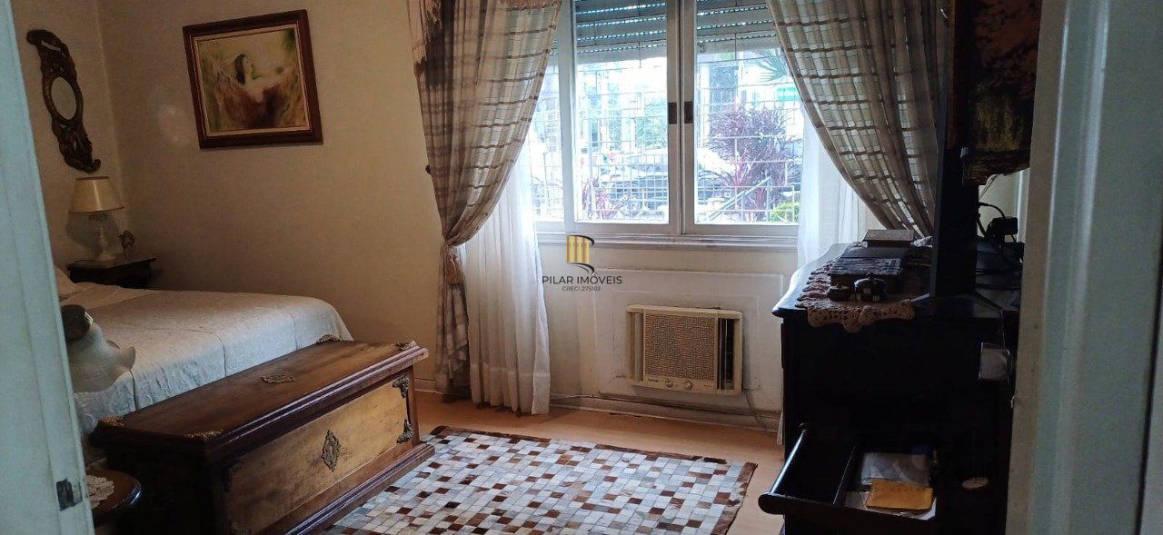 Apartamento de 3 quartos, localizado no bairro Petrópolis em Porto Alegre/RS. 