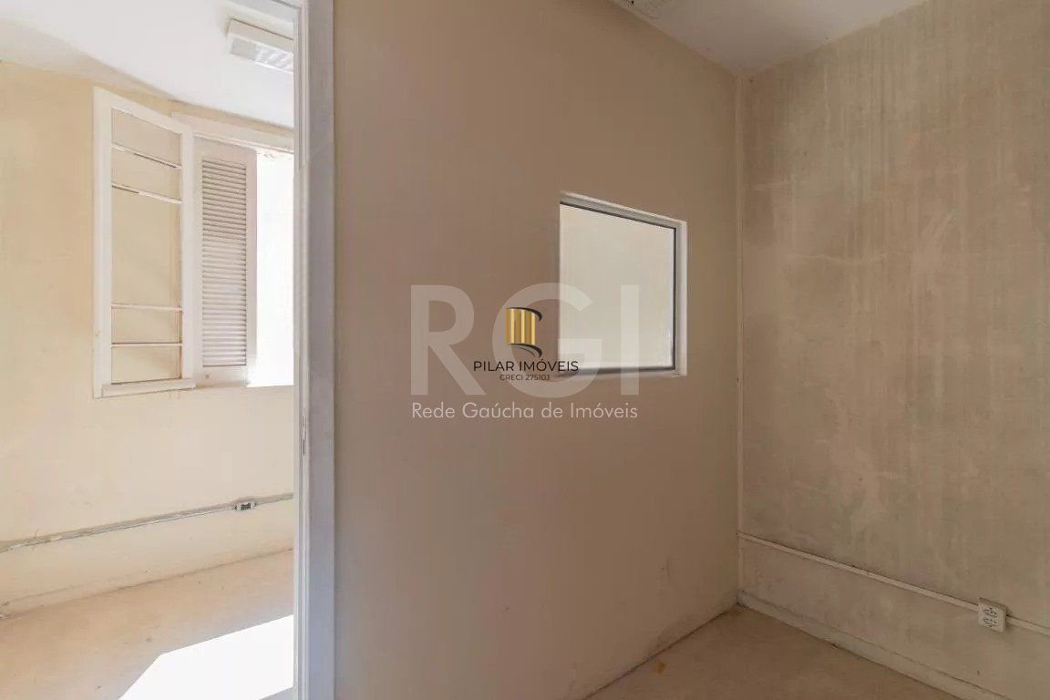 Vende casa 03 dormitórios, 275,22 m², bairro Azenha/Porto Alegre