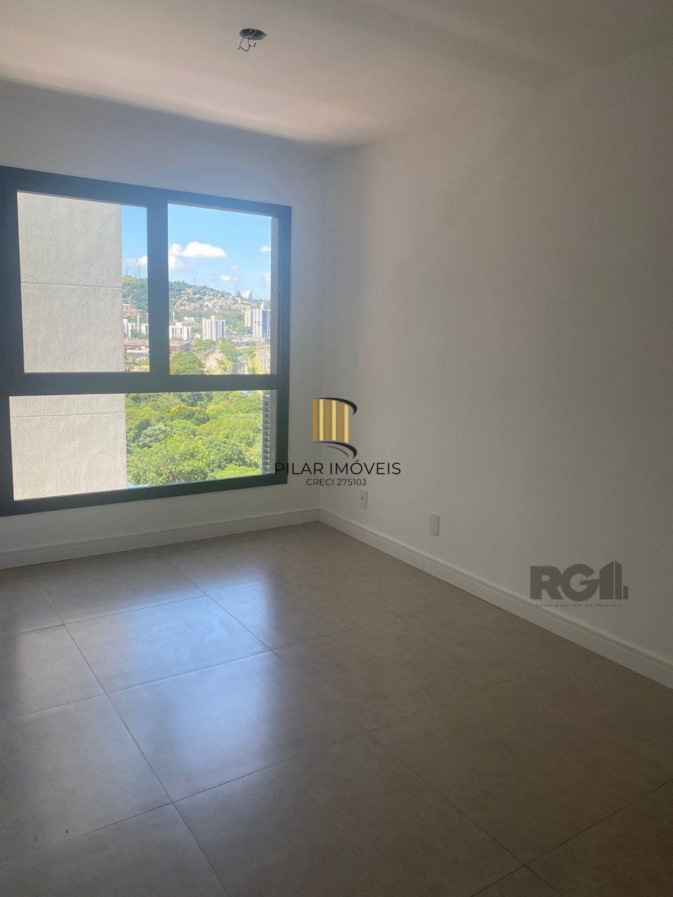 Apartamento a venda com 2 Dormitório(s) - Jardim do Salso