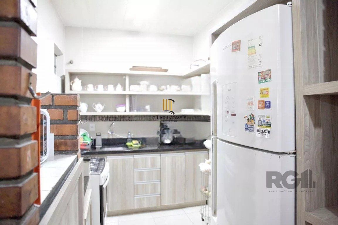 Casa 04 dormitórios, 01suíte, locação,234m² privativos, Petrópolis/Porto Alegre