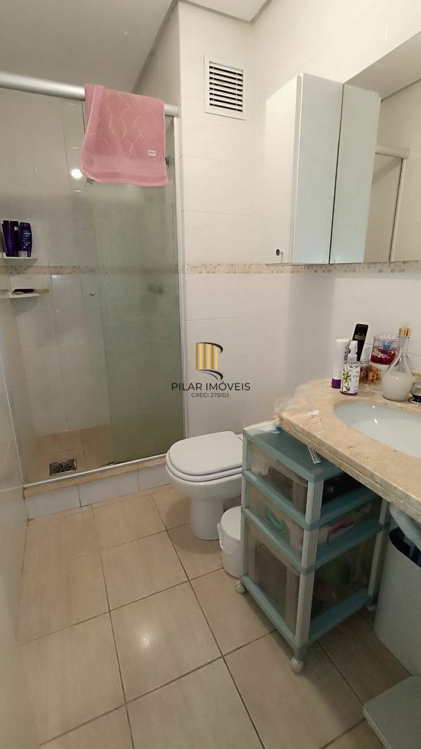 Apartamento com 79m², localizado no bairro Santo Antônio em Porto Alegre/RS.