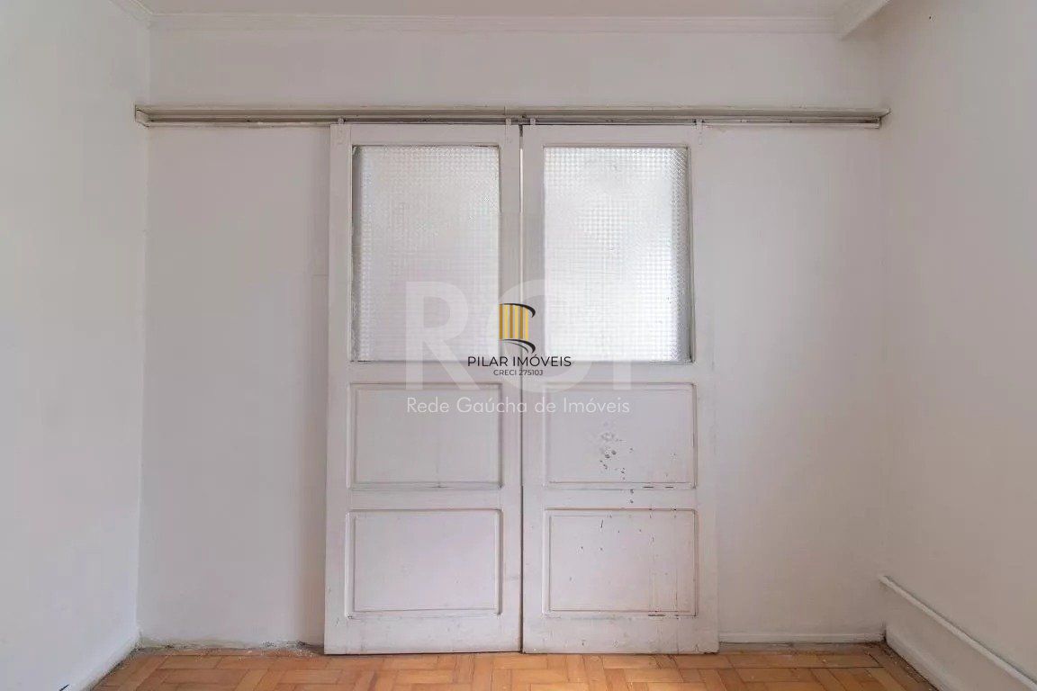 Vende casa 03 dormitórios, 275,22 m², bairro Azenha/Porto Alegre