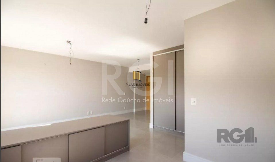 Apartamento para Locação/Aluguel - 45m², 1 dormitório, sendo 1 suites, 1 vaga - Petrópolis