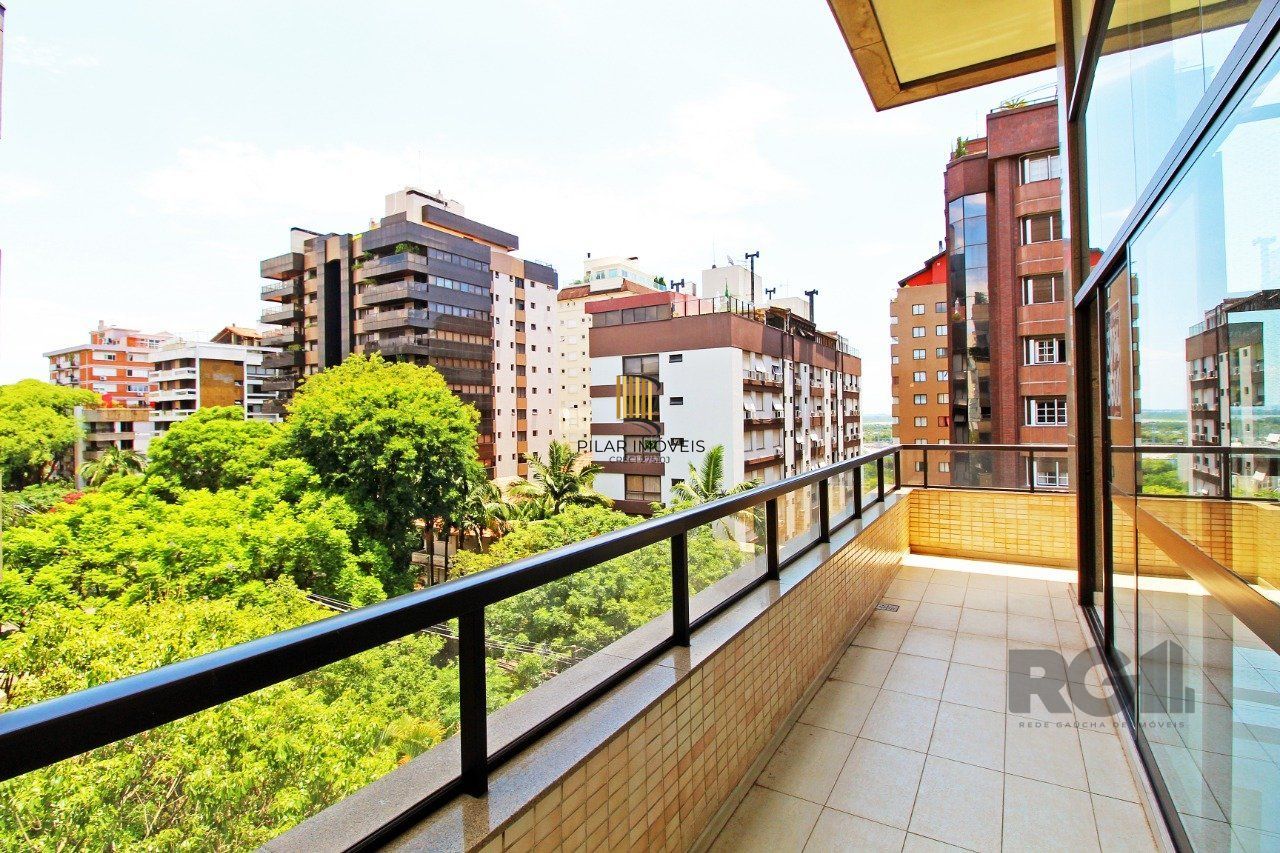 Apartamento com 4 suítes localizado no bairro Moinhos De Vento em Porto Alegre/RS.