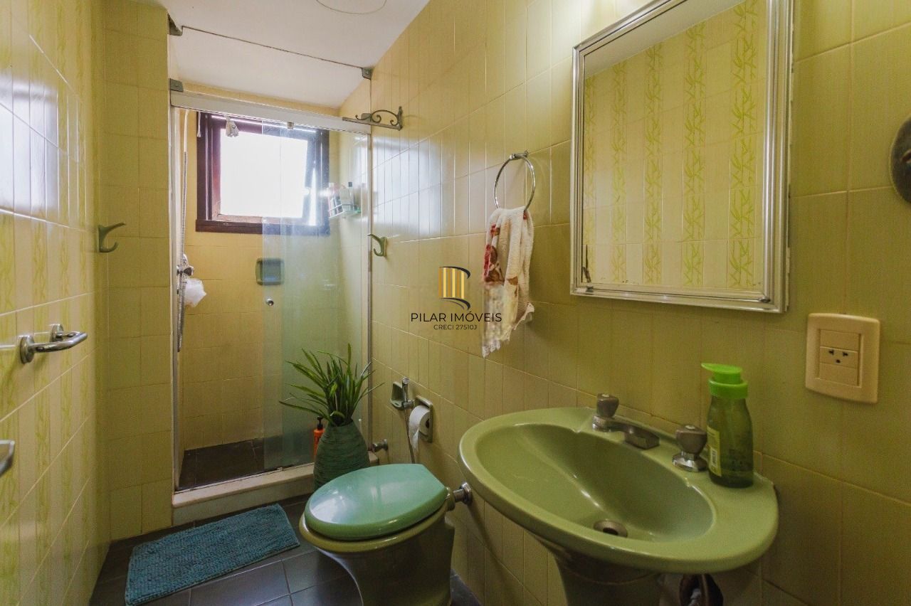 Apartamento com 116m², localizado no bairro Rio Branco em Porto Alegre/RS.