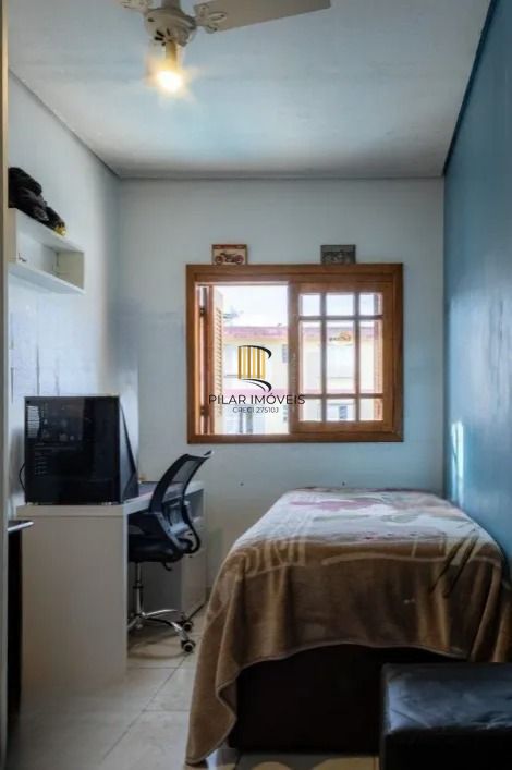 Casa com 111m², localizado no bairro Partenon em Porto Alegre/RS.