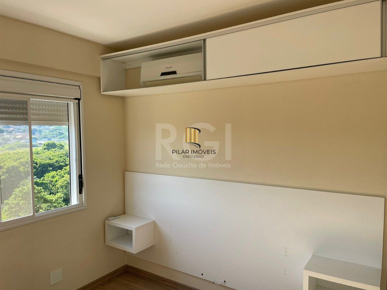 Apartamento com 2 dormitórios, localizado no bairro Morro Santana em Porto Alegre/RS.