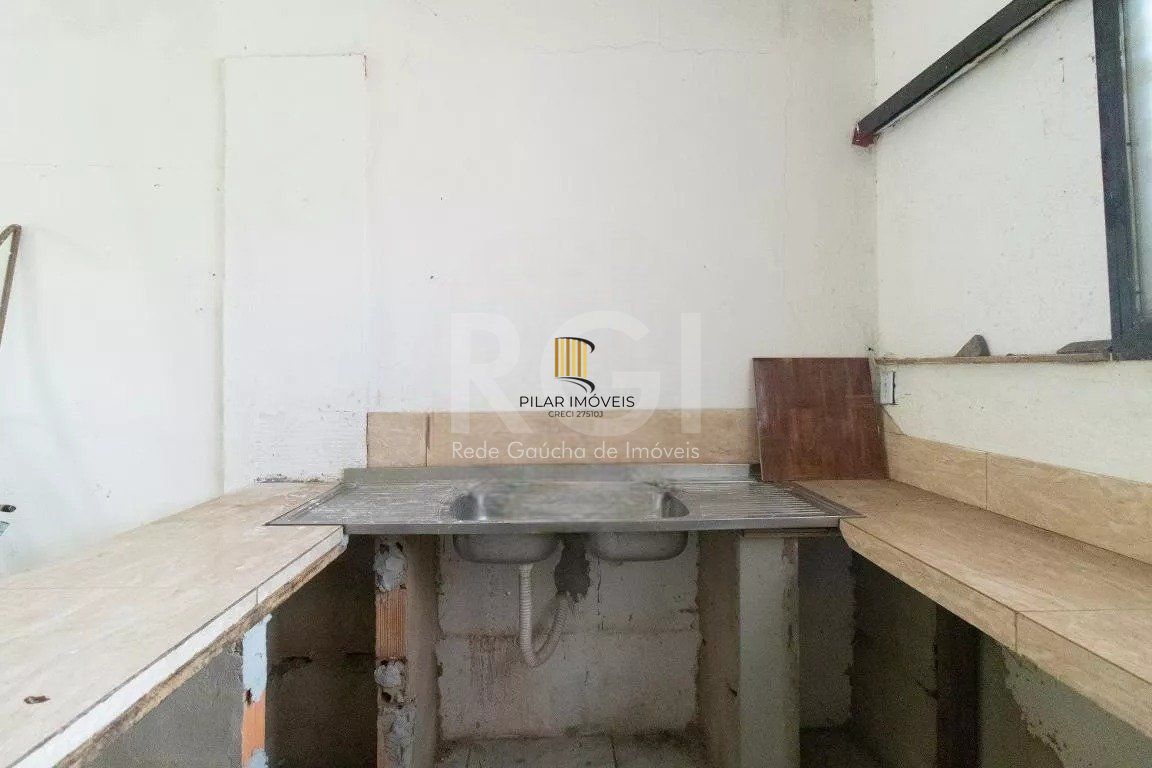 Vende casa 03 dormitórios, 275,22 m², bairro Azenha/Porto Alegre
