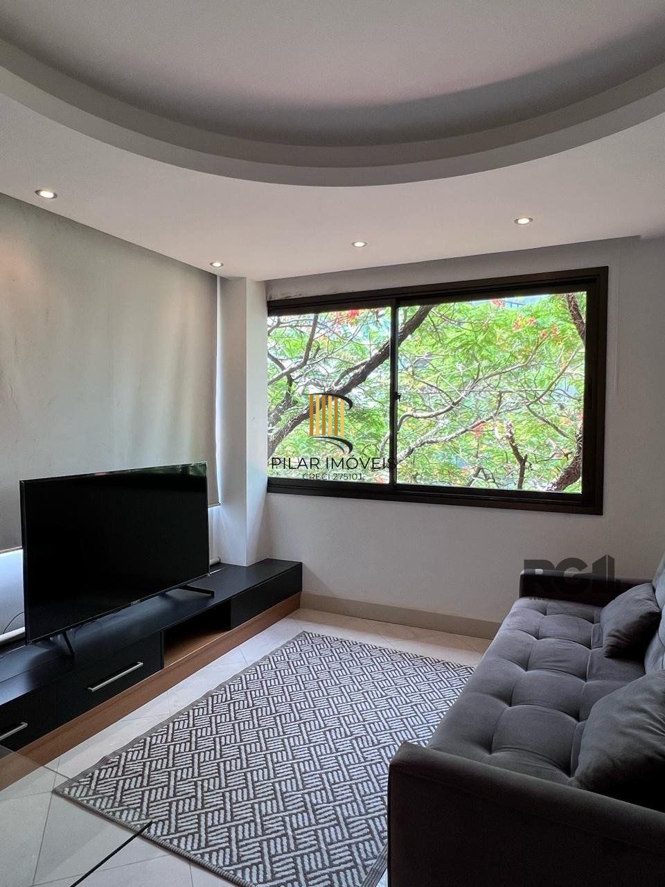 Excelente apartamento inteiramente decorado e mobiliado, com ótimo acabamento em localização privilegiada.