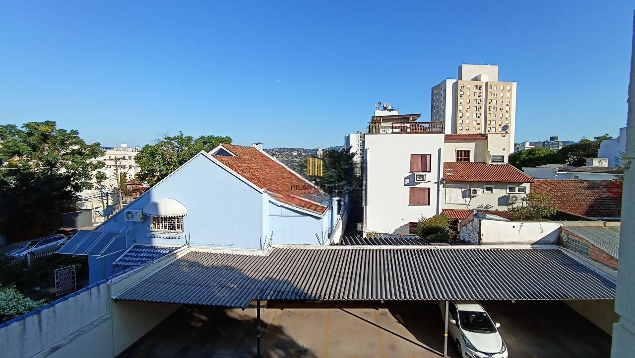Apartamento com 79m², localizado no bairro Santo Antônio em Porto Alegre/RS.