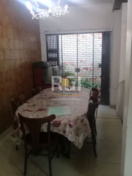 Casa para Venda - 210m², 3 dormitórios, sendo 1 suites, Cidade Baixa