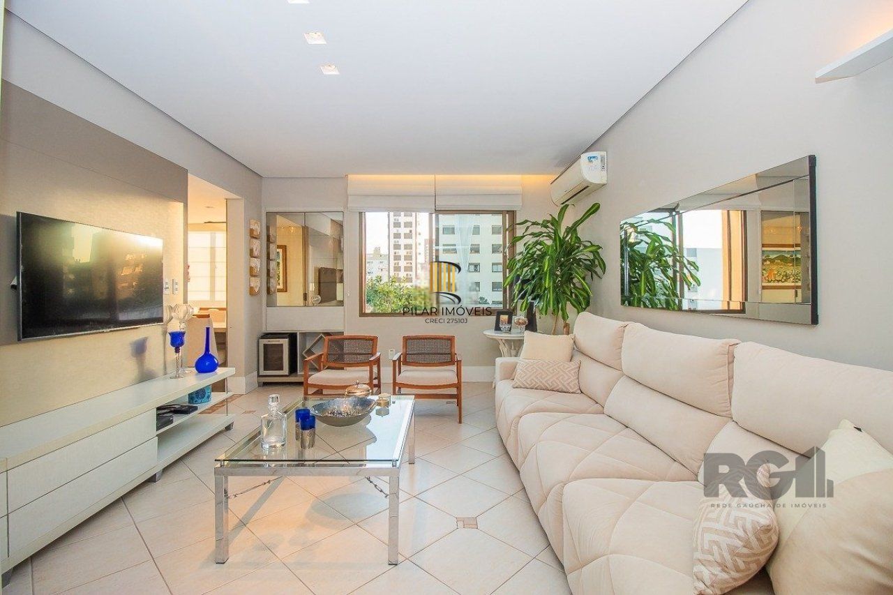Apartamento localizado no bairro Petrópolis em Porto Alegre/RS. 