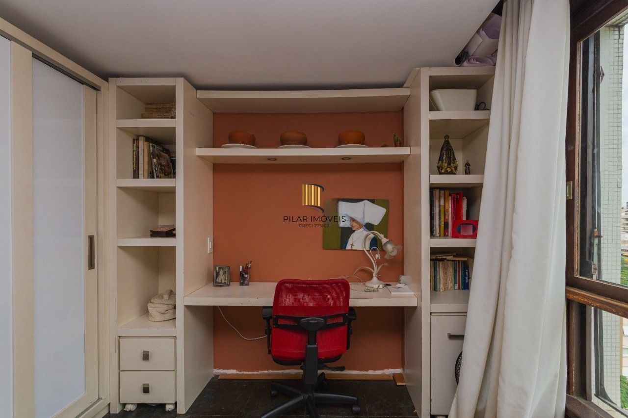 Apartamento com 116m², localizado no bairro Rio Branco em Porto Alegre/RS.