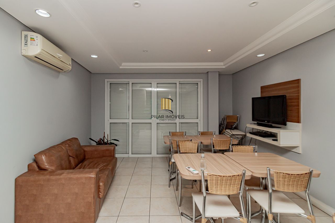 Apartamento com 47m², localizado no bairro Independencia em Porto Alegre/RS.