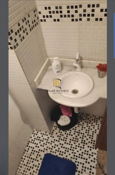 Casa com 111m², localizado no bairro Partenon em Porto Alegre/RS.