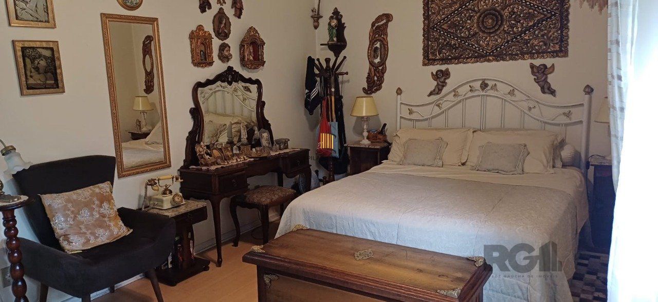 Apartamento de 3 quartos, localizado no bairro Petrópolis em Porto Alegre/RS. 