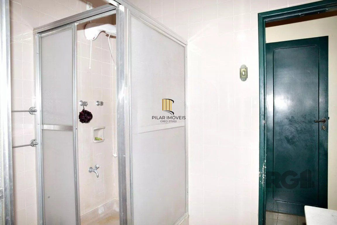 Casa 04 dormitórios, 01suíte, locação,234m² privativos, Petrópolis/Porto Alegre