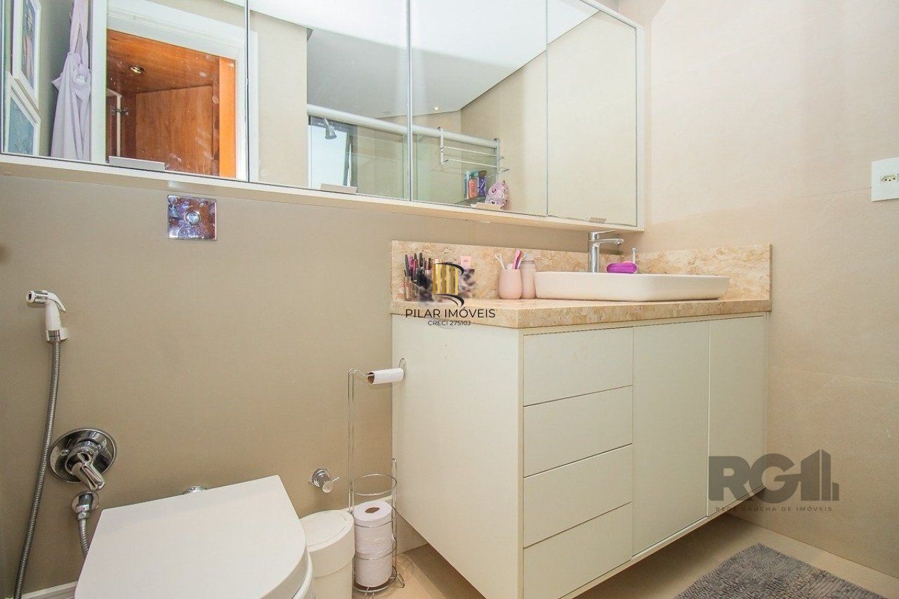 Apartamento localizado no bairro Petrópolis em Porto Alegre/RS. 