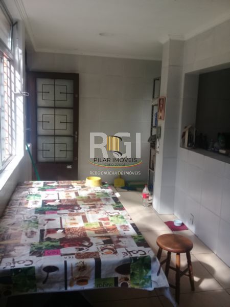 Casa para Venda - 210m², 3 dormitórios, sendo 1 suites, Cidade Baixa