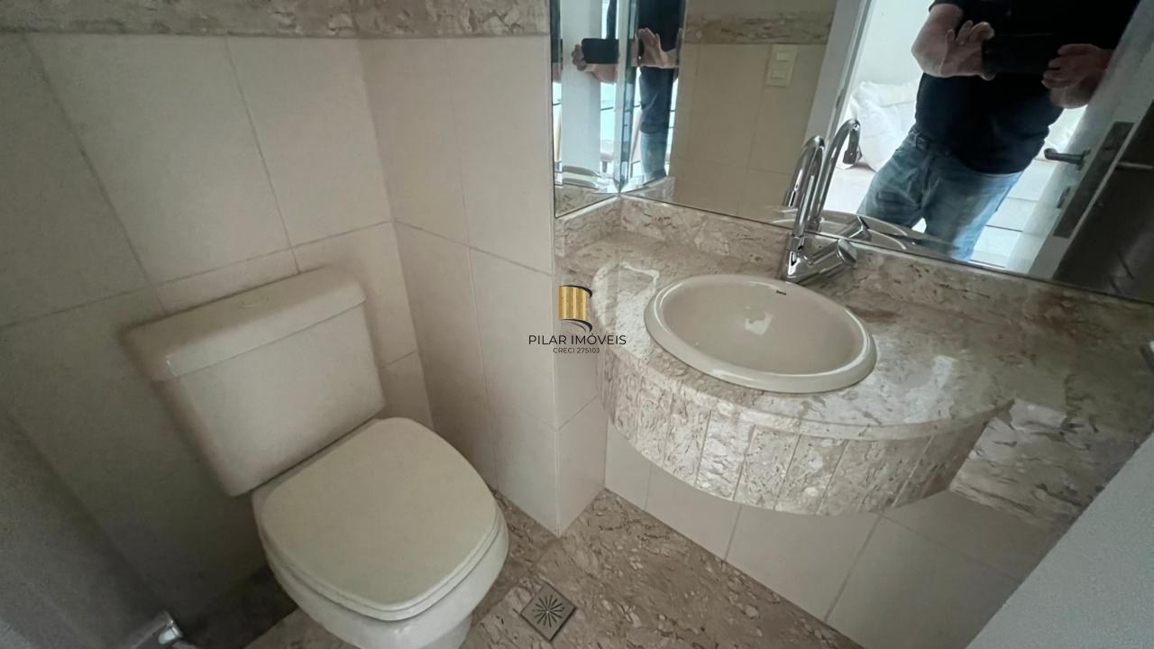 Apartamento com 47m², localizado no bairro Independencia em Porto Alegre/RS.