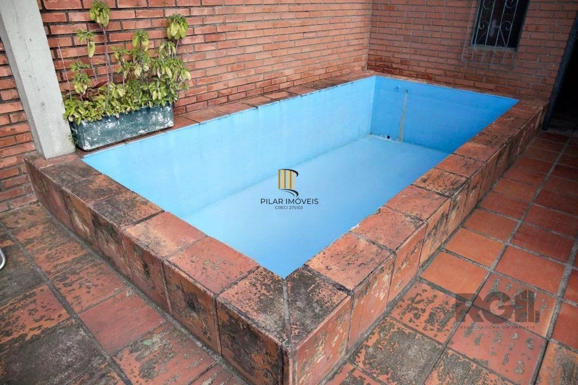 Casa 04 dormitórios, 01suíte, locação,234m² privativos, Petrópolis/Porto Alegre
