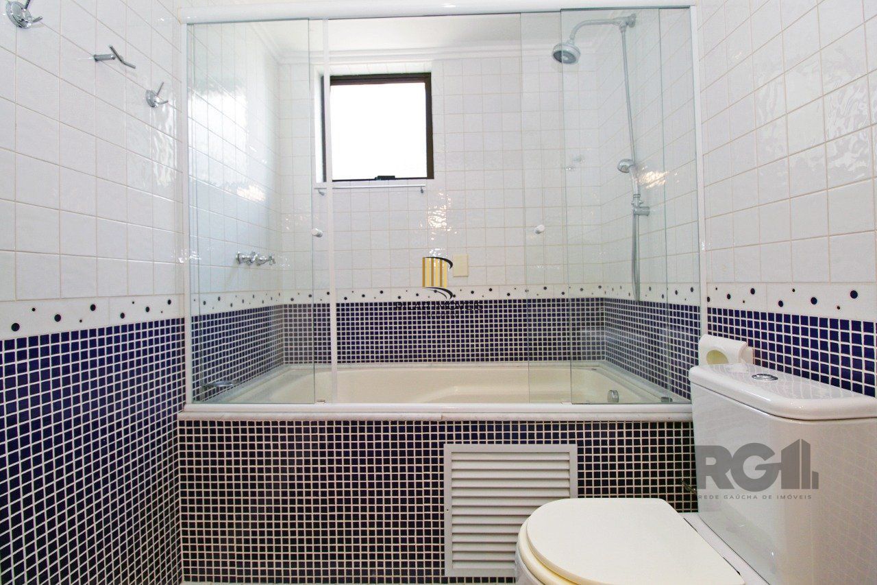 Apartamento com 4 suítes localizado no bairro Moinhos De Vento em Porto Alegre/RS.