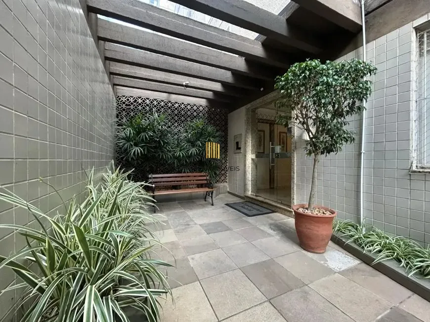 Apartamento com 83m², localizado no bairro Rio Branco em Porto ALegre/RS.