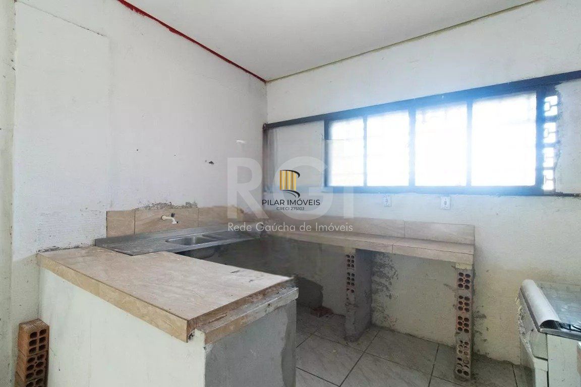 Vende casa 03 dormitórios, 275,22 m², bairro Azenha/Porto Alegre