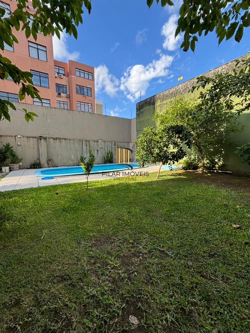 Casa com 177m², localizado no bairro Azenha em Porto Alegre/RS.