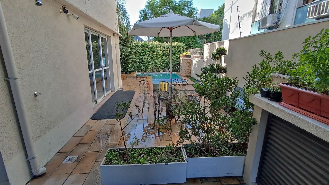 Apartamento com 79m², localizado no bairro Santo Antônio em Porto Alegre/RS.