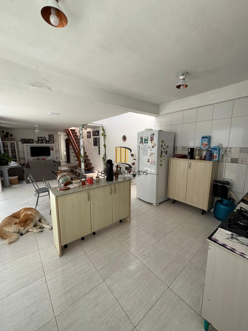 Casa com 177m², localizado no bairro Azenha em Porto Alegre/RS.