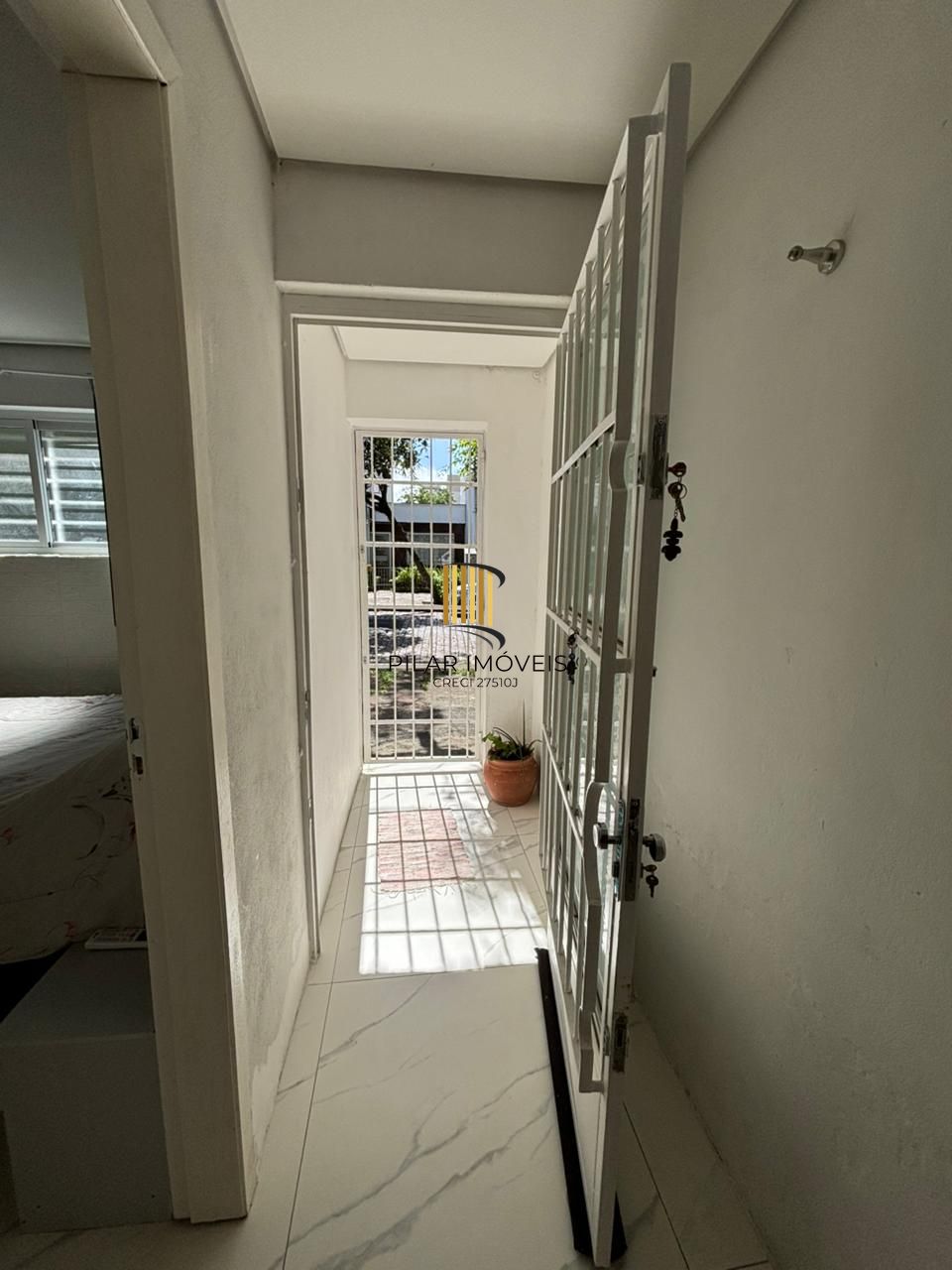 Casa com 177m², localizado no bairro Azenha em Porto Alegre/RS.