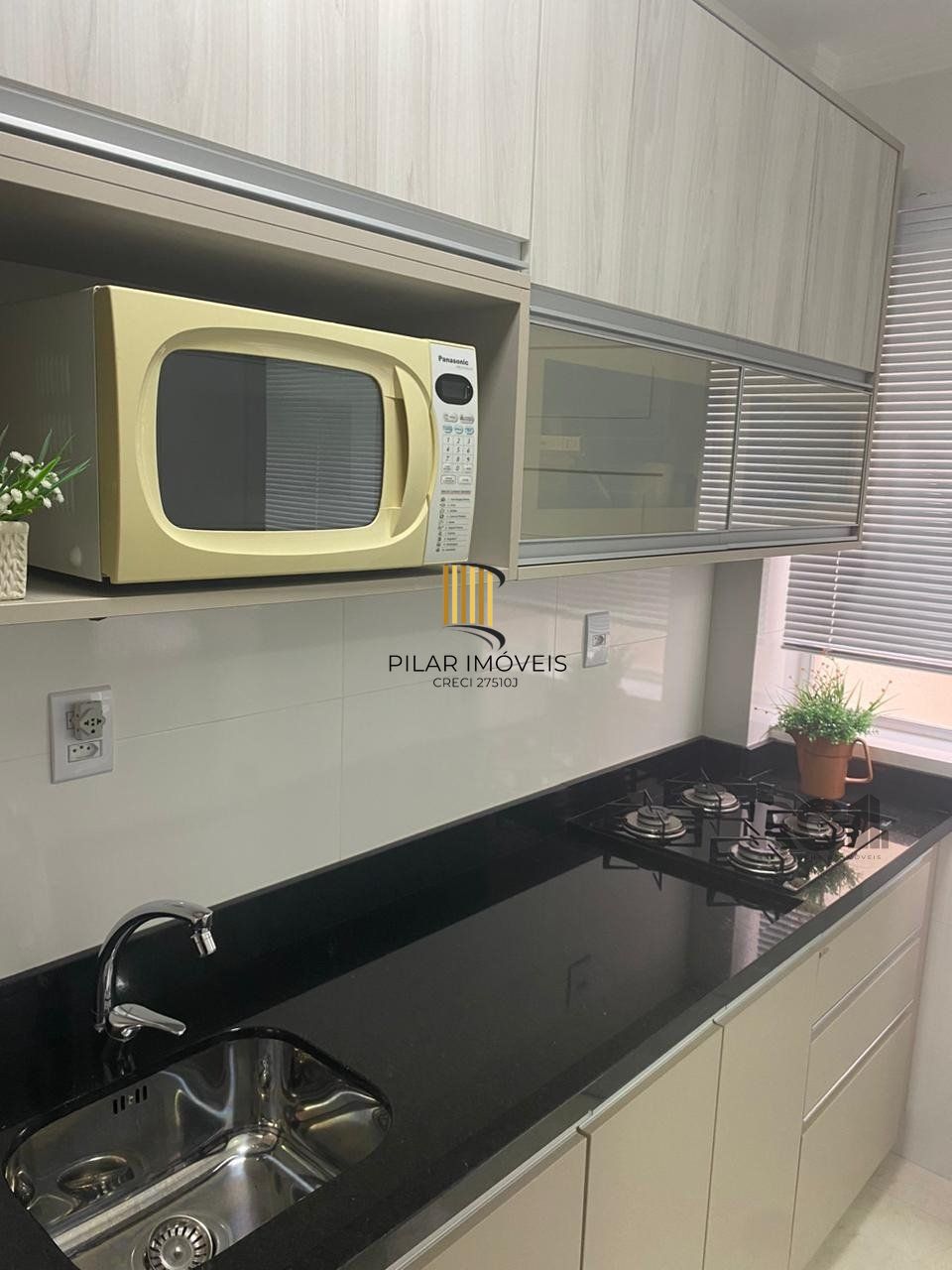 Vende-se apartamento impecável de 2 dormitórios